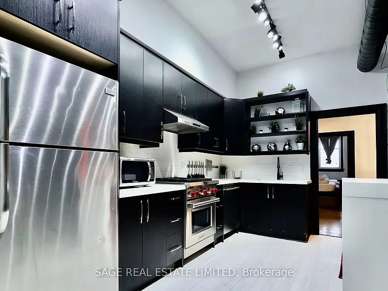 631 Queen St W #3 — Photo 13