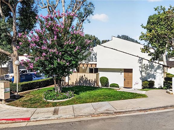 3rd image of 333 Surry Ct