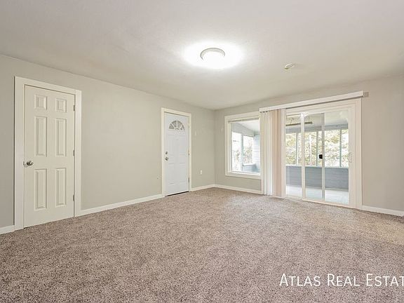 4th image of 1092 N Worchester St