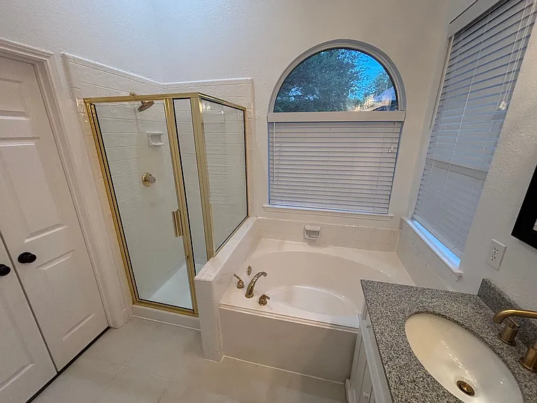 2316 London Dr — Photo 12