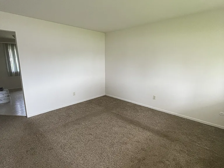 3071 N Center Rd — Photo 4