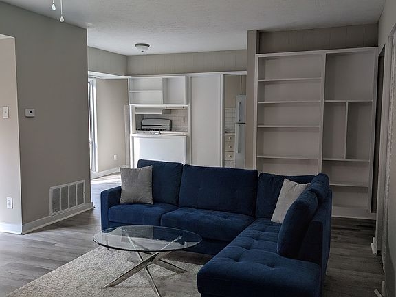 4th image of 5226 Castlewood Rd APT B
