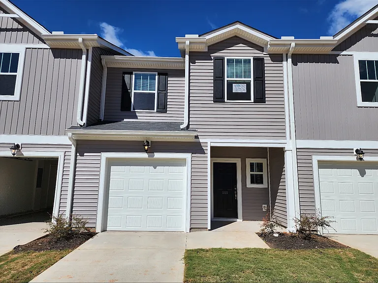 111 Telford Dr — Photo 1