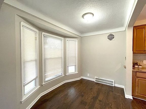 5th image of 7718 Theota Ave