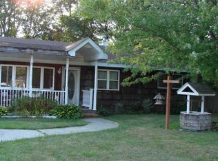 1694 N Gardiner Dr, Bay Shore, NY 11706