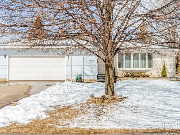 1626 18th Ave S, Escanaba, MI 49829