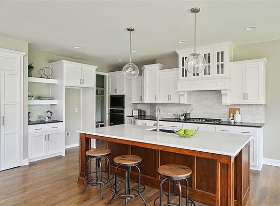 3rd image of 126 NW Ambersham Dr