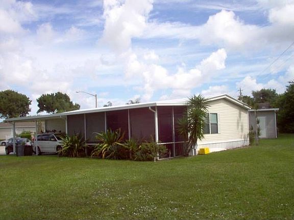 Screened porch -rear view