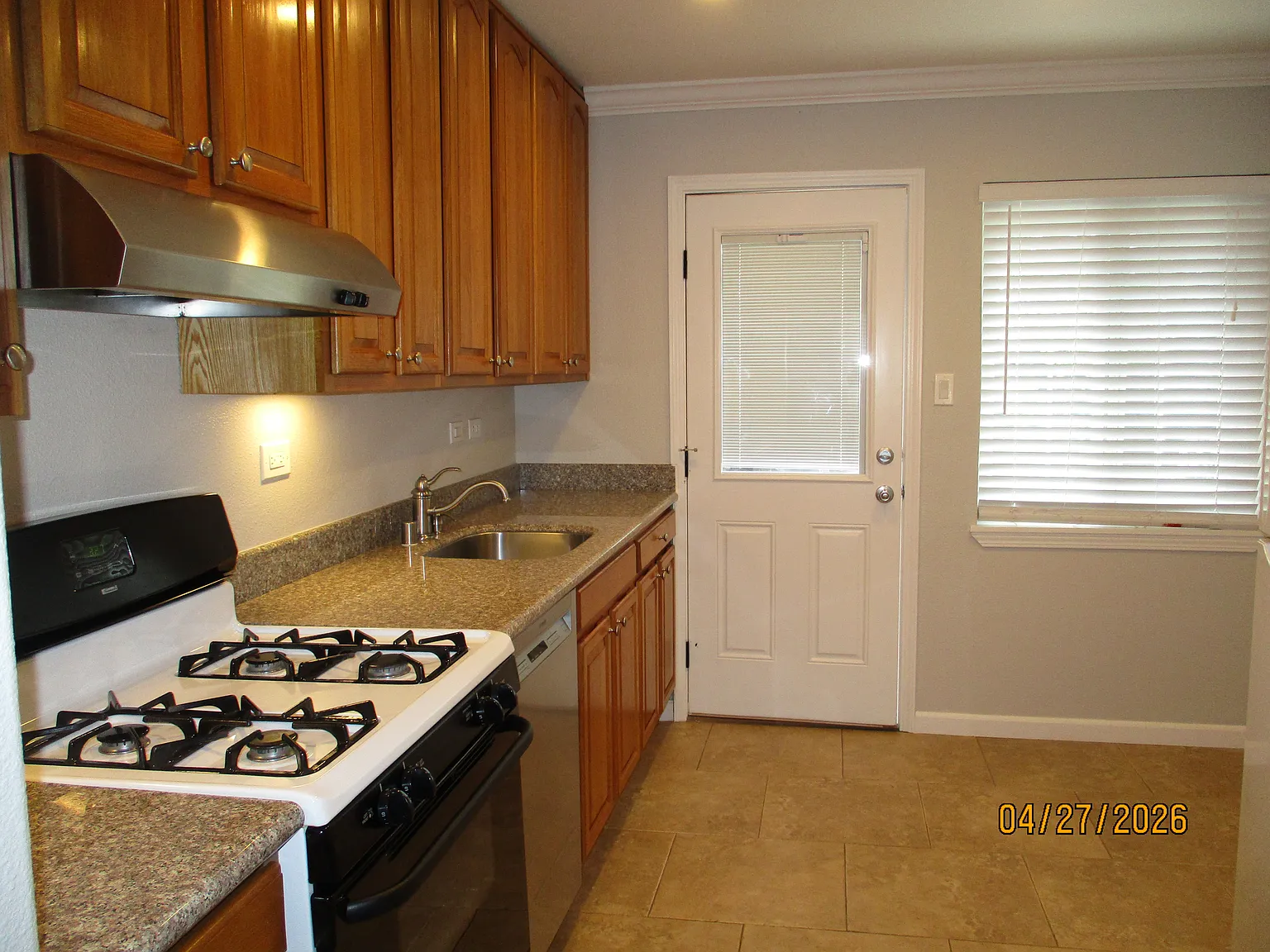 2 bed, $2,600 — Photo 2