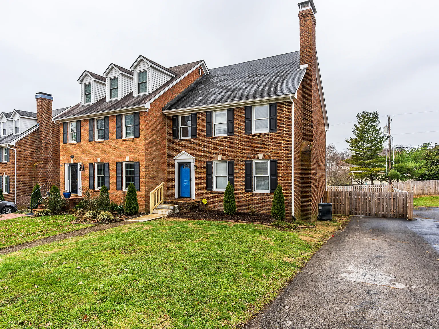 3 bed, 2.5 bath, 2136 sqft, $2,295 — Photo 1