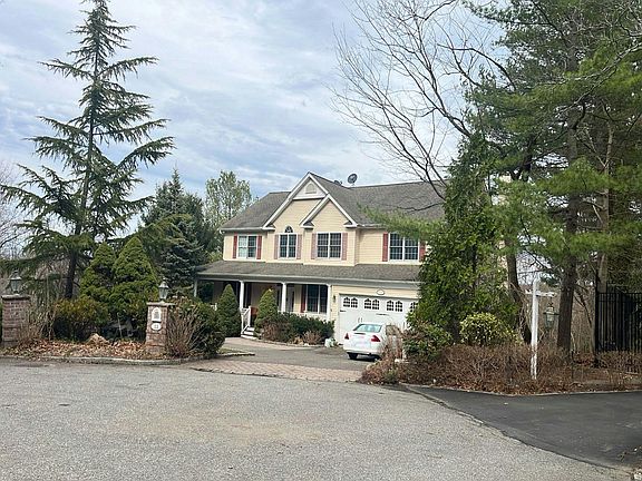 3rd image of 11 Creston Ter