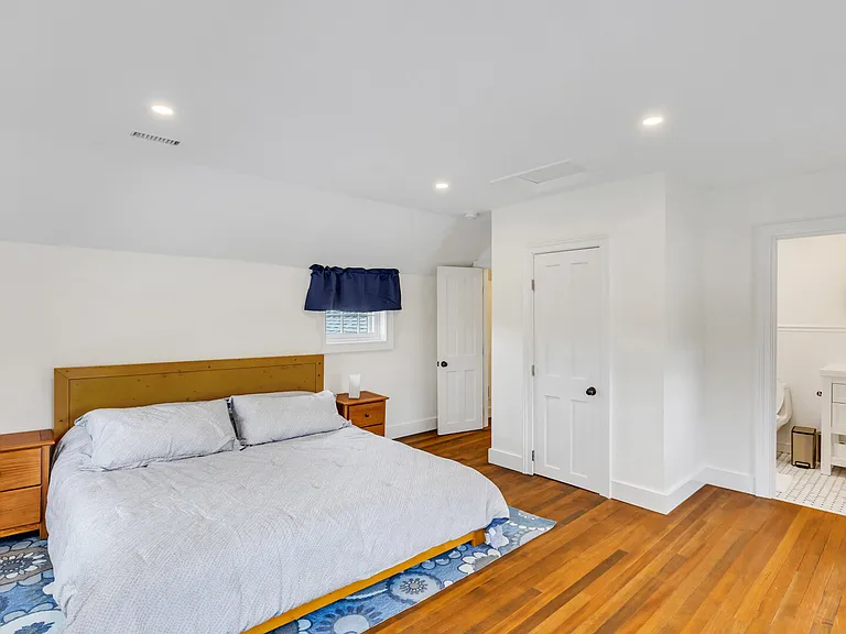 5120 Sound Ave — Photo 21