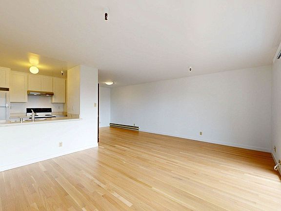 4th image of 2711 Octavia St APT 102