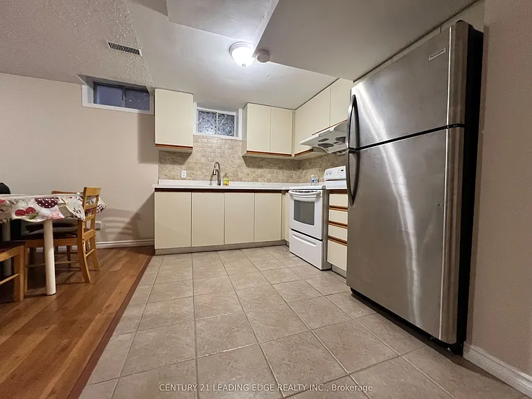 35 Irenemount Cres #BASEMENT — Photo 4
