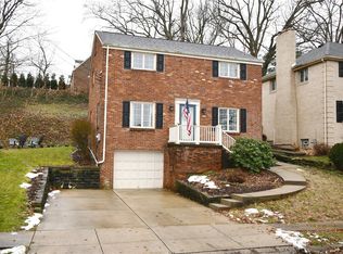 912 Country Club Dr, Pittsburgh, PA 15228