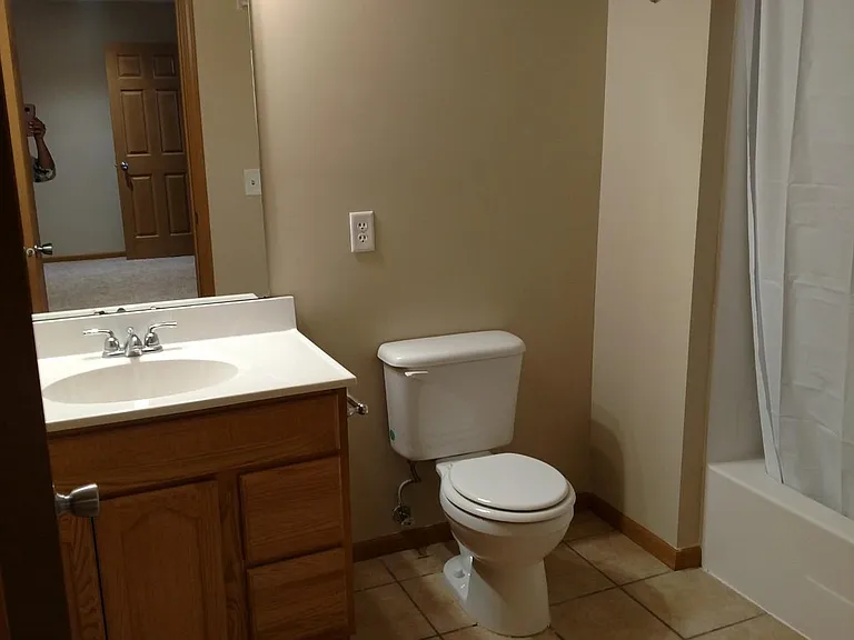 821 Creekside Cir — Photo 10