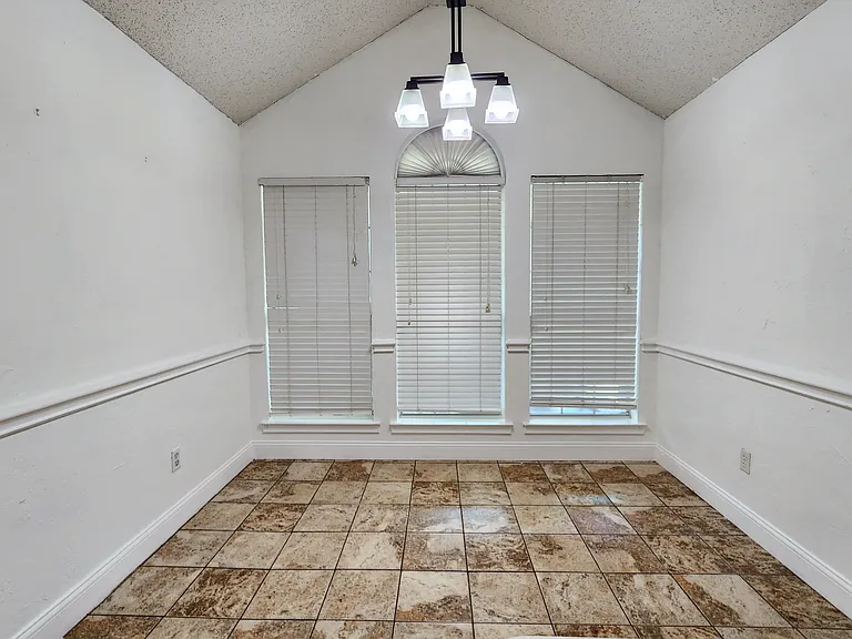 2906 Whetstone Ln — Photo 14