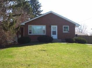 517 N Park St, Westmont, IL 60559