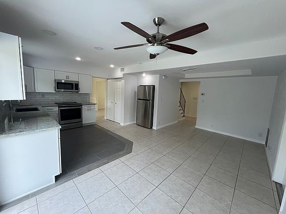 5th image of 5 Wisteria Dr