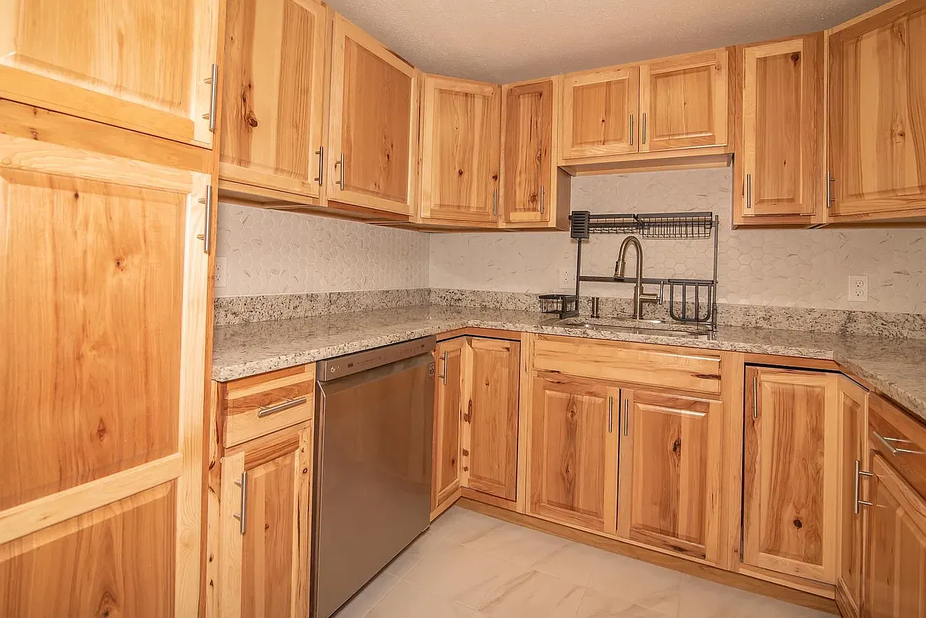 2 bed, 909 sqft, $2,150 — Photo 4