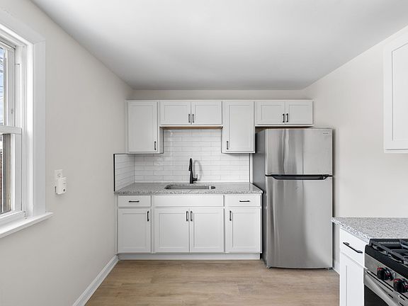 3rd image of 3634 E 55th St