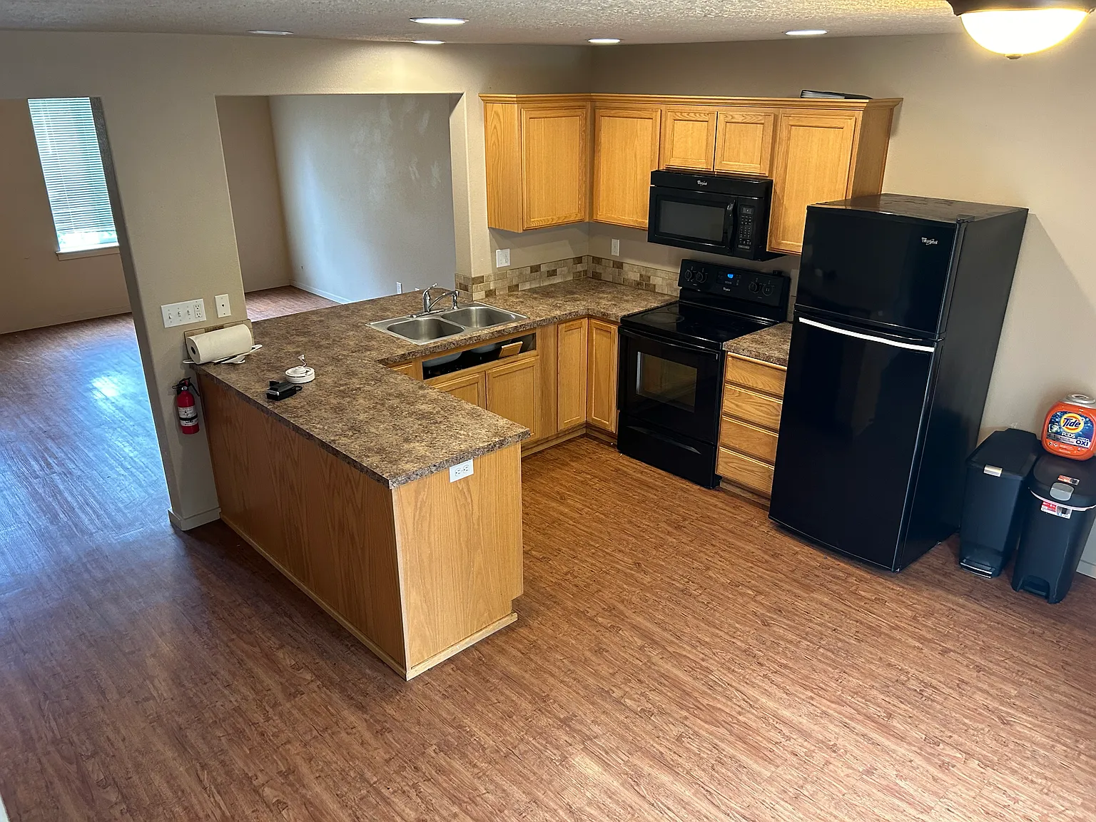 3 bed, 3.5 bath, 1352 sqft, $1,975 — Photo 3