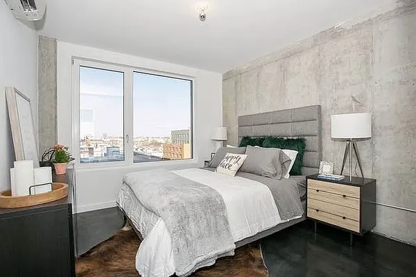 Rented by EXR | media 22