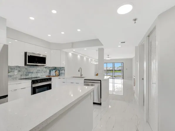 7240 Huntington Ln APT 202, Delray Beach, FL 33446