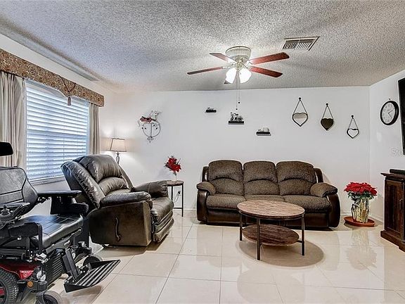 5th image of 1908 Canterbury Ln Unit 4