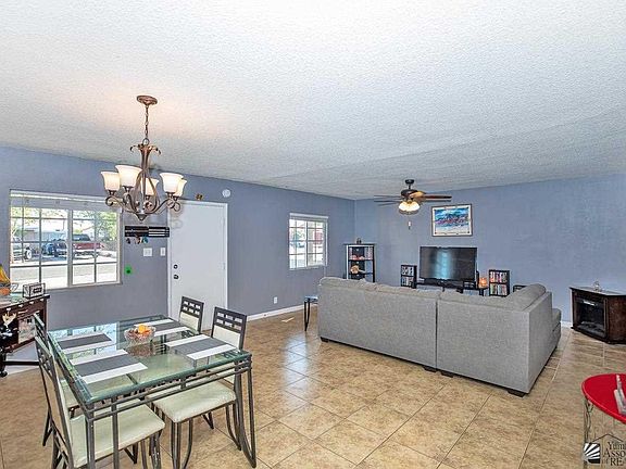 4th image of 1426 S 11th Ave