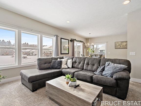 5th image of 6322 High Queen Ct