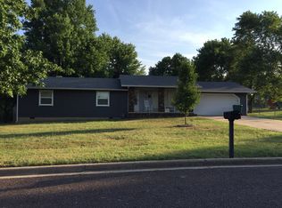410 Schulz Ave, Monett, MO 65708
