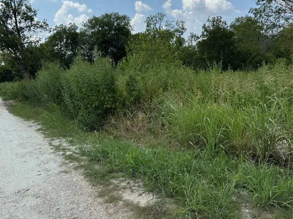 303 N Waco St, Mart, TX 76664