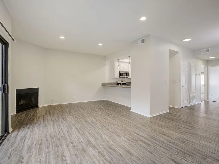 711 N. Sweetzer Ave — Photo 10