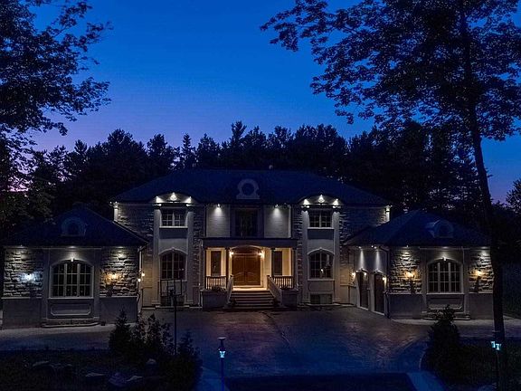 5th image of 2637 Bluffs Way