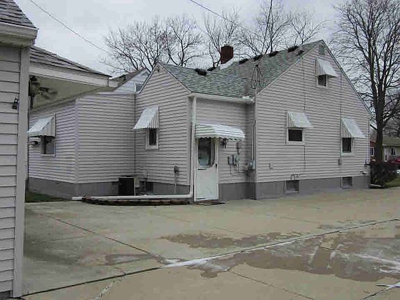 3rd image of 530 Howard Dr