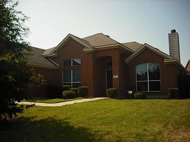 1st image of 627 Oak Creek Dr