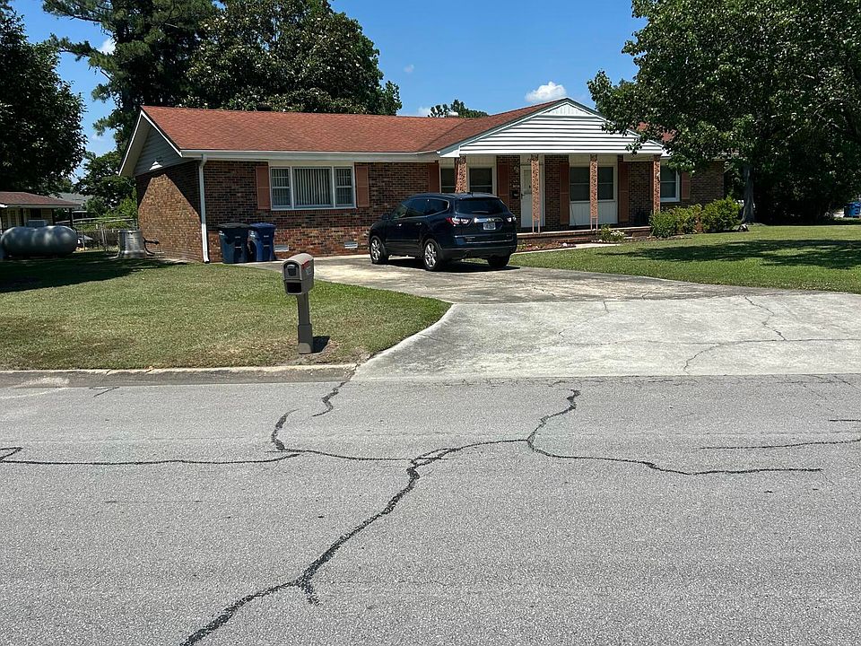 1st image of 700 Oakwood Avenue