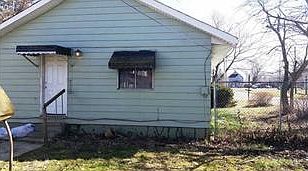 2nd image of 1236 Manhattan Ave