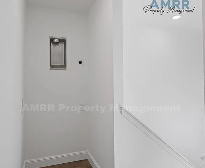 1020 States Ave — Photo 12