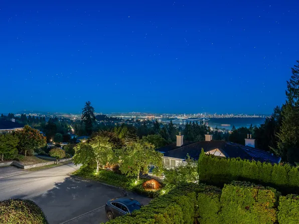 1595 Tyrol Ct, West Vancouver, BC V7S 3G5