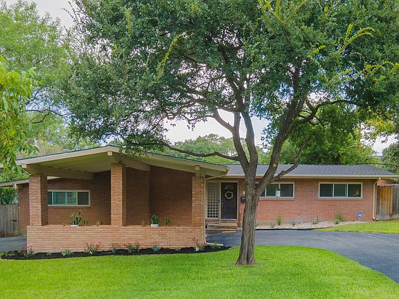 2nd image of 111 Oakhurst Pl