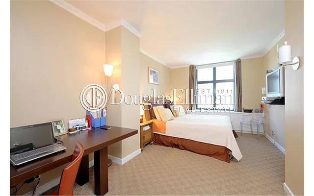 Rented by Douglas Elliman | media 18