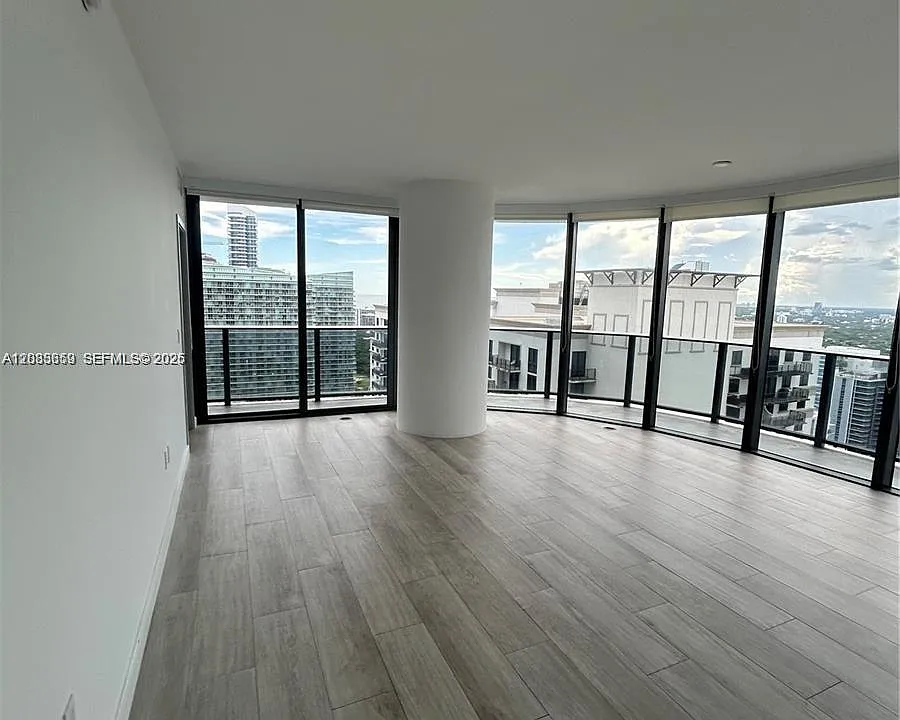 55 SW 9th St #3506