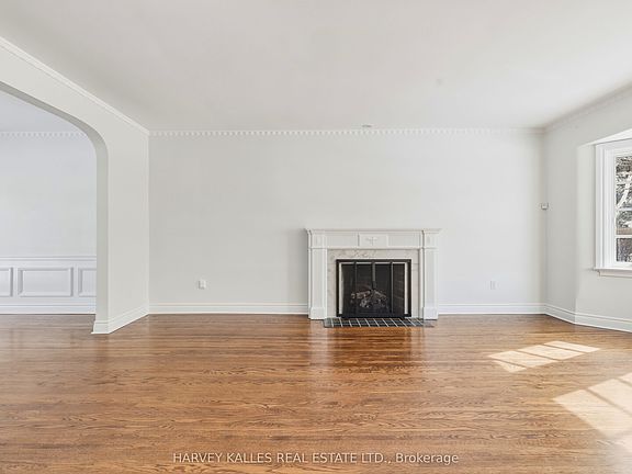 3rd image of 530 Blythwood Rd