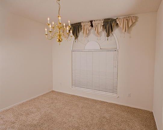 4th image of 2209 Suntide Dr