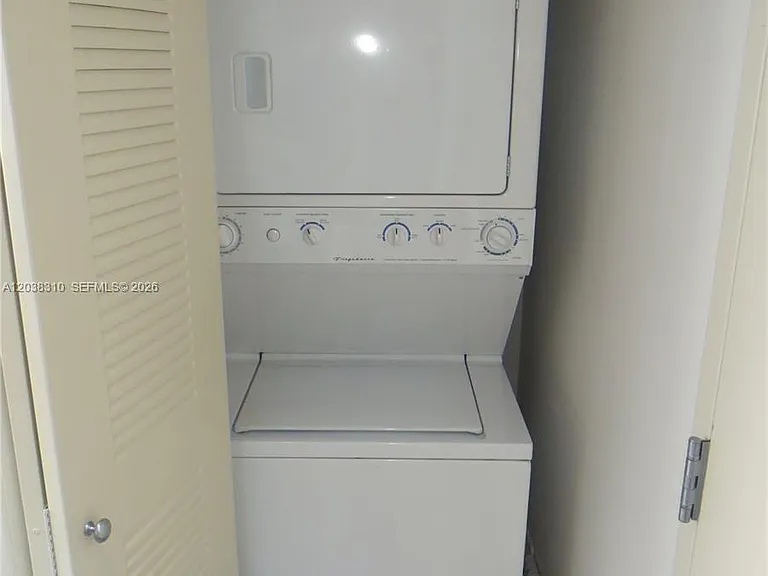 111 E Flagler St #503 — Photo 31