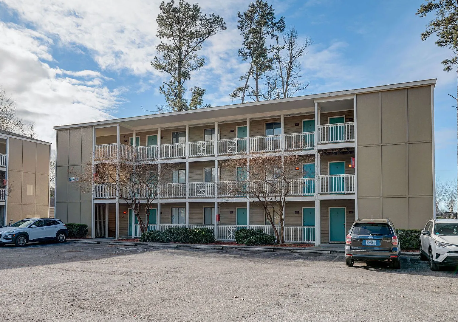 1 Bedroom Adjacent to UNCW — Photo 2
