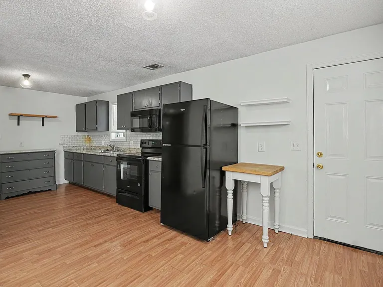 24 N Parkwood Dr — Photo 12