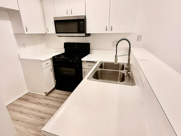 11258 Morrison St #101 — Photo 3